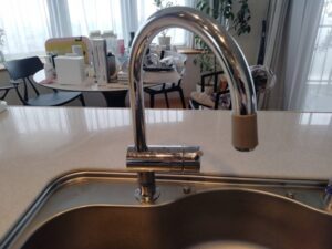 愛媛キッチン取付け隊　グローエ水栓の工事　施工前 